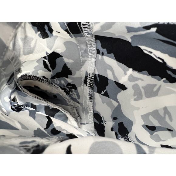 Womens Unbranded Gray and White Short Sleeve Button Up Shirt Size Unknown - Picture 8 of 11